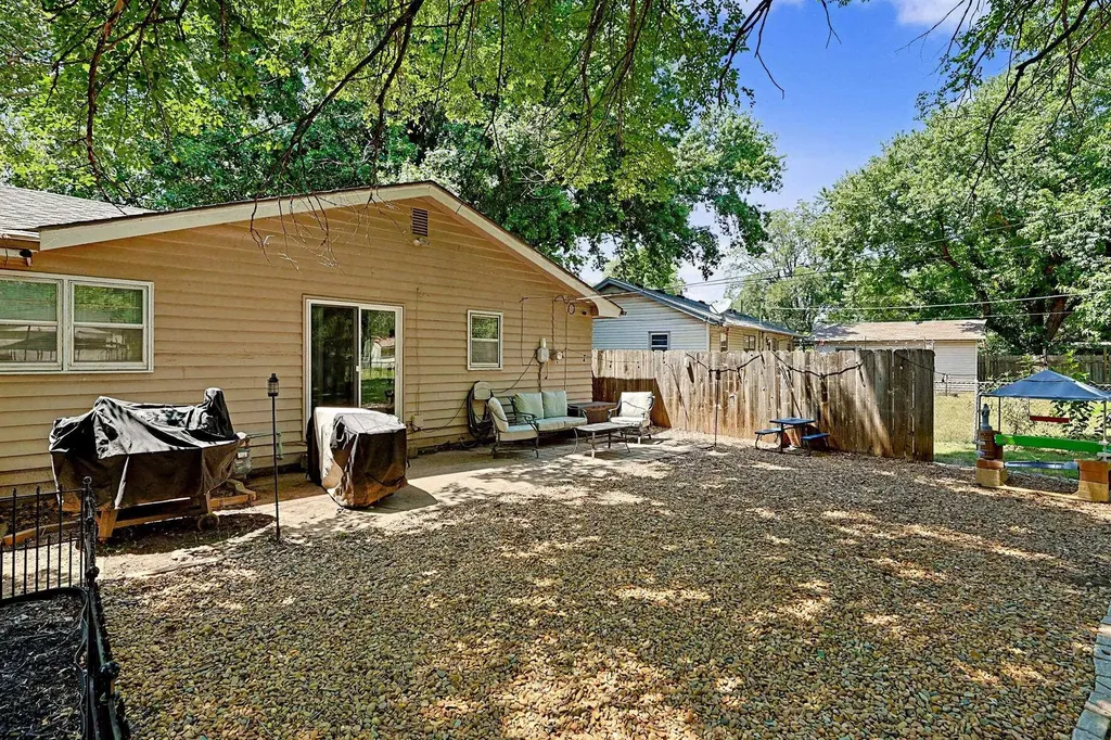 1314 N Westview Drive Derby KS 67037