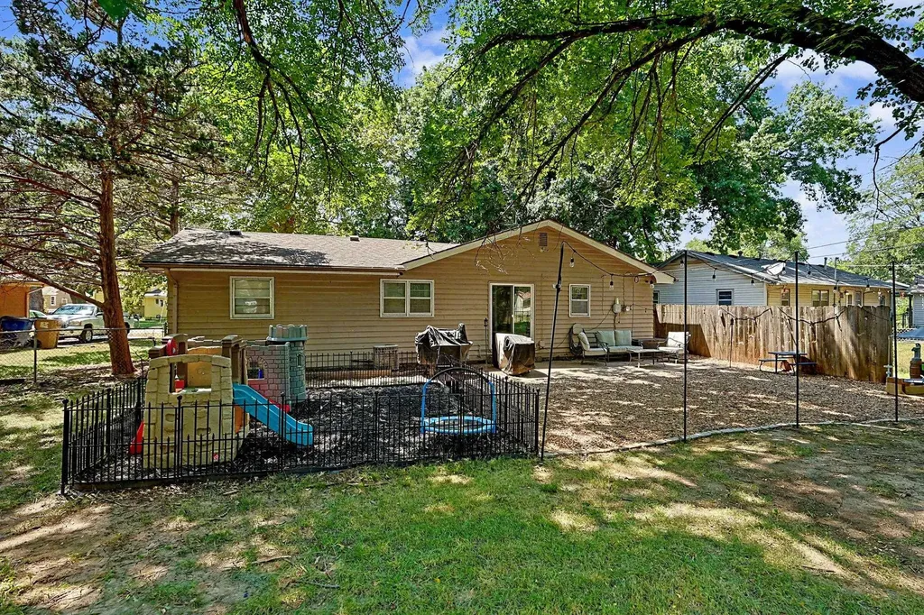 1314 N Westview Drive Derby KS 67037