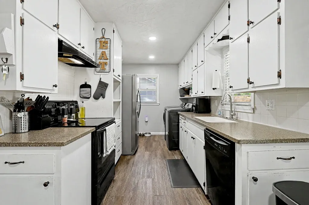 1314 N Westview Drive Derby KS 67037