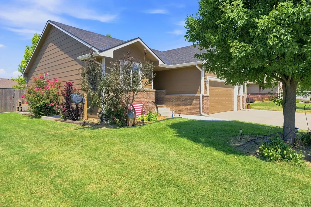 2919 N Emerson Street Derby KS 67037