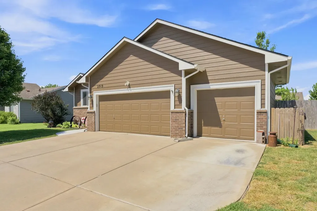 2919 N Emerson Street Derby KS 67037