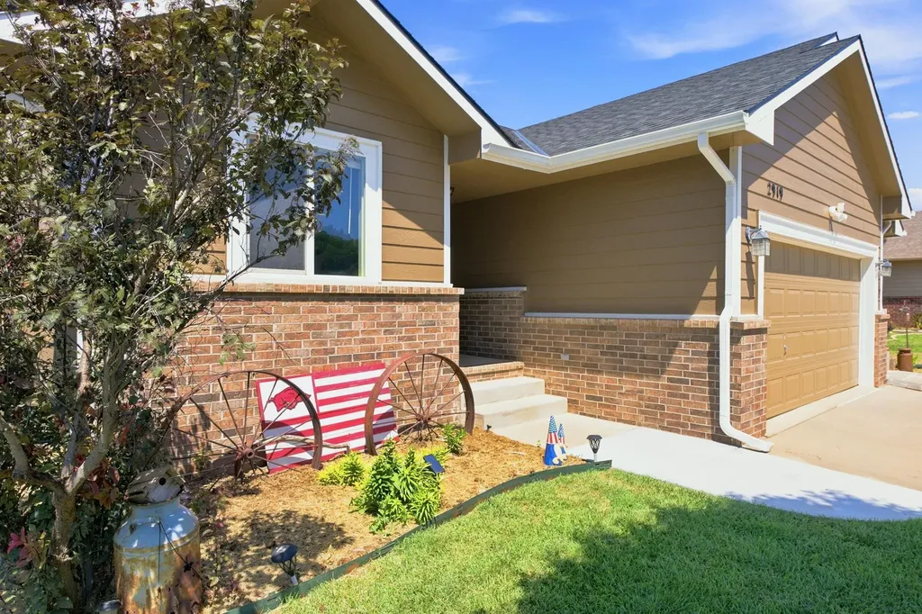 2919 N Emerson Street Derby KS 67037