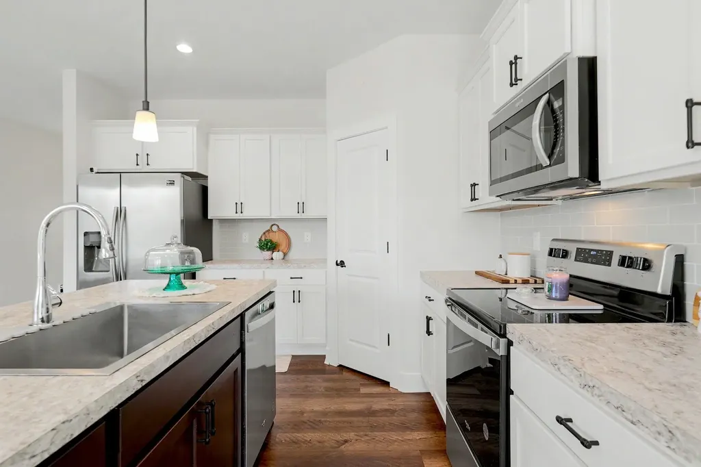 1125 E Prairie Hill Circle Park City KS 67219