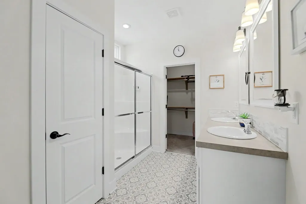 1125 E Prairie Hill Circle Park City KS 67219