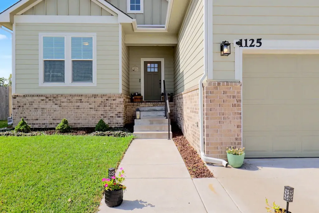 1125 E Prairie Hill Circle Park City KS 67219