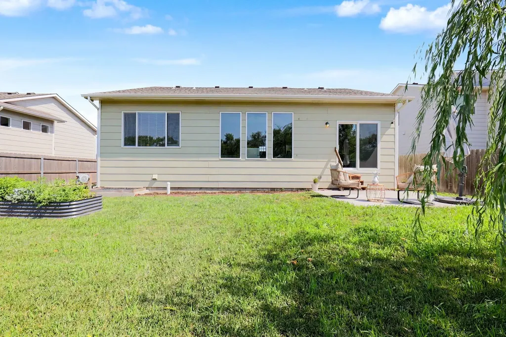 1125 E Prairie Hill Circle Park City KS 67219