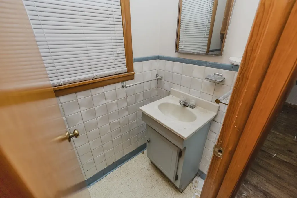 3807 Grail Wichita KS 67218