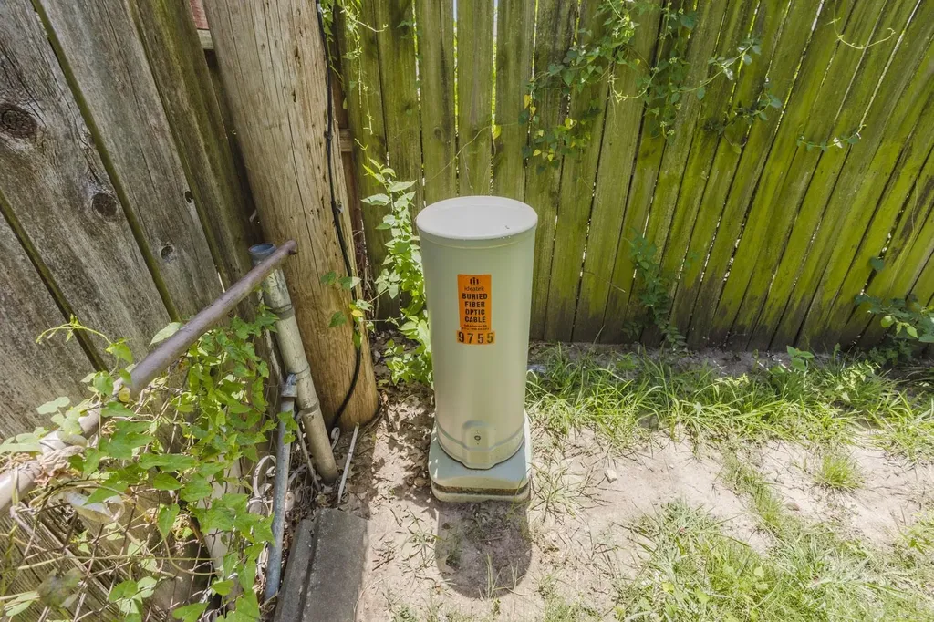 3807 Grail Wichita KS 67218