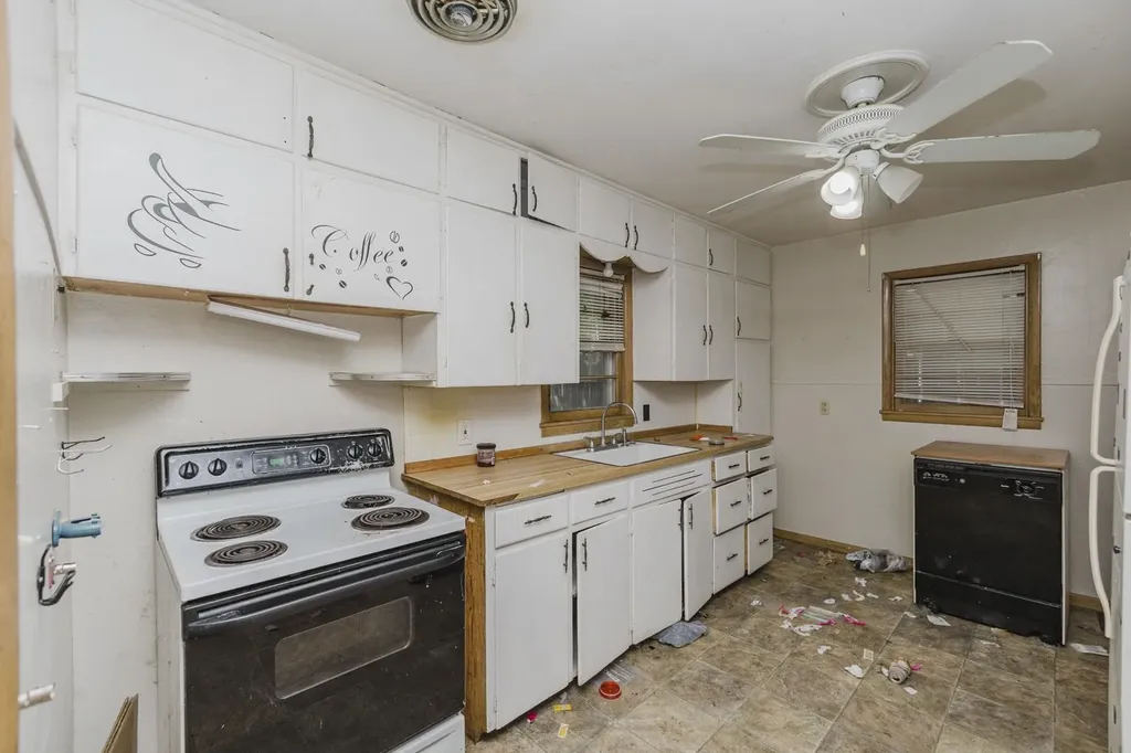 3807 Grail Wichita KS 67218