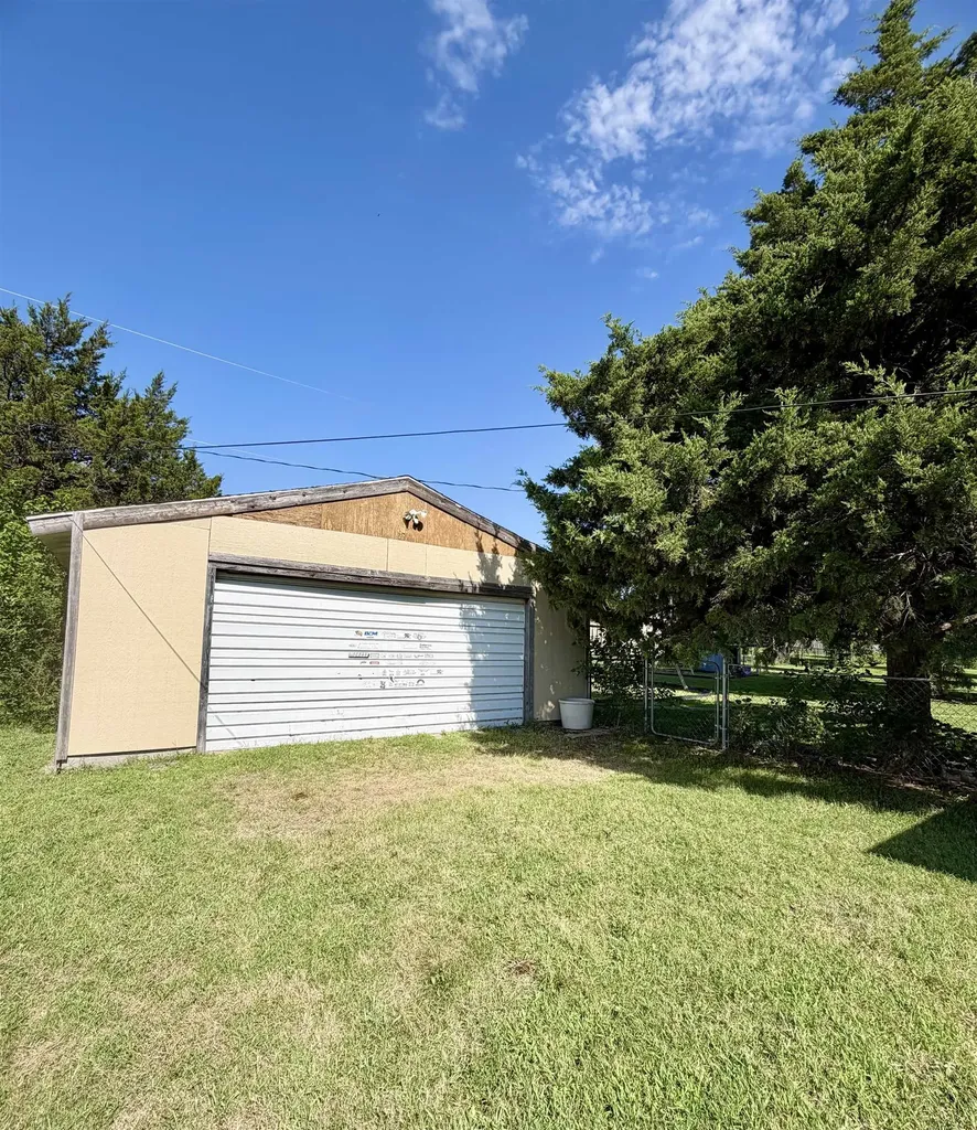 133 Tiffany Lane Eureka KS 67045