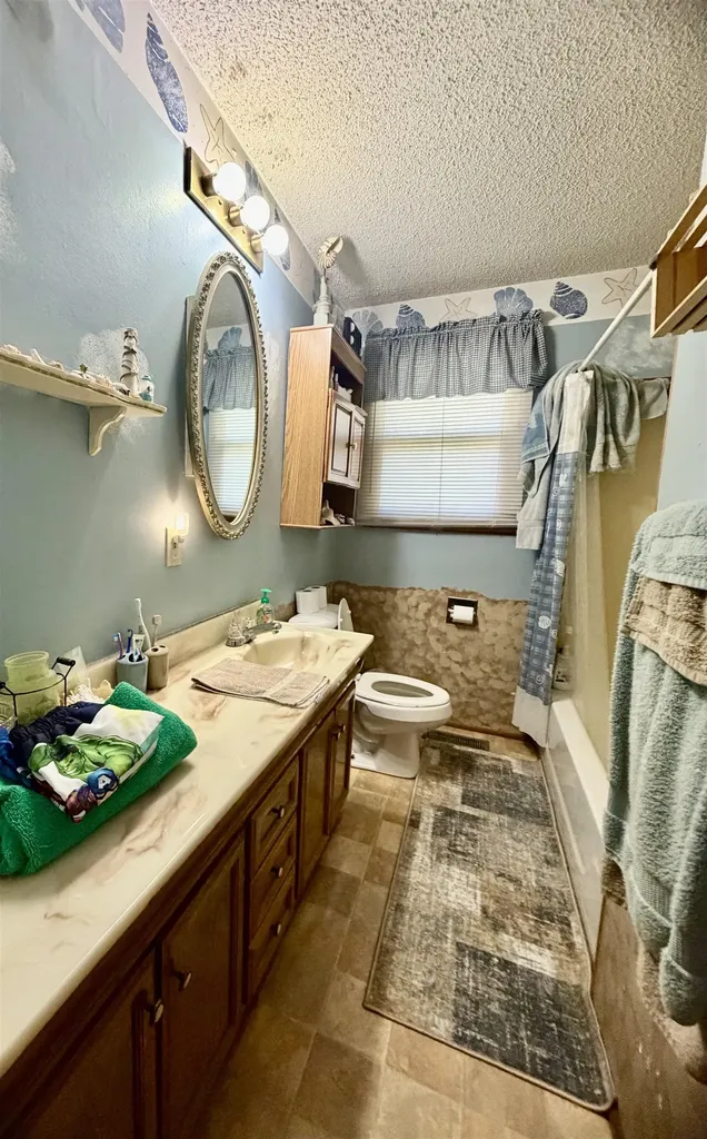 133 Tiffany Lane Eureka KS 67045