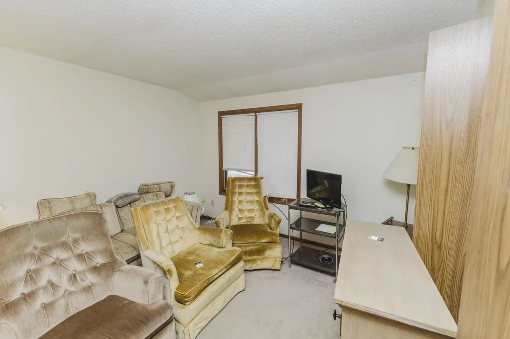 8606 E Cherry Creek Wichita KS 67207