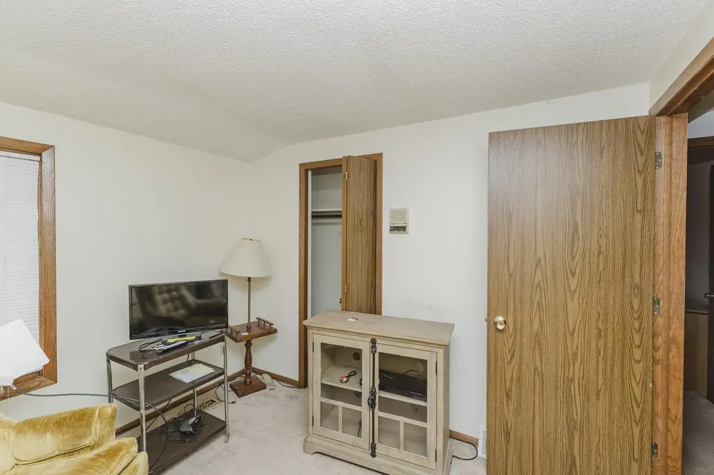 8606 E Cherry Creek Wichita KS 67207