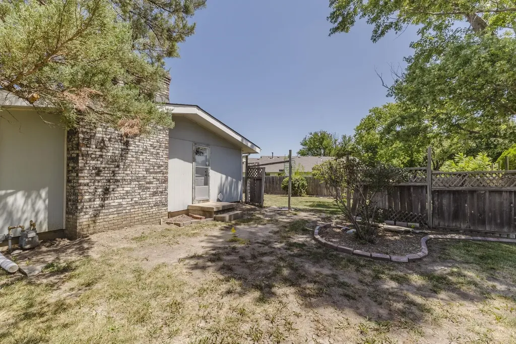 8606 E Cherry Creek Wichita KS 67207