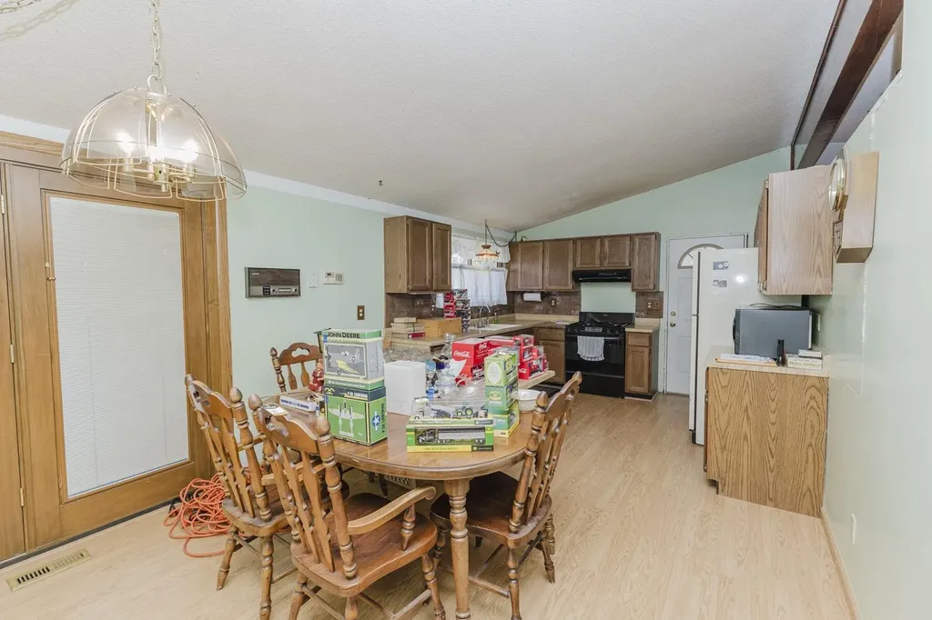 8606 E Cherry Creek Wichita KS 67207