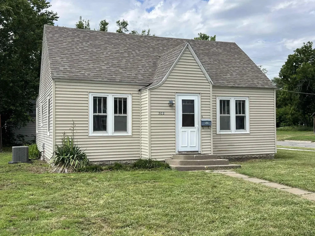 302 SW 3rd Newton KS 67114