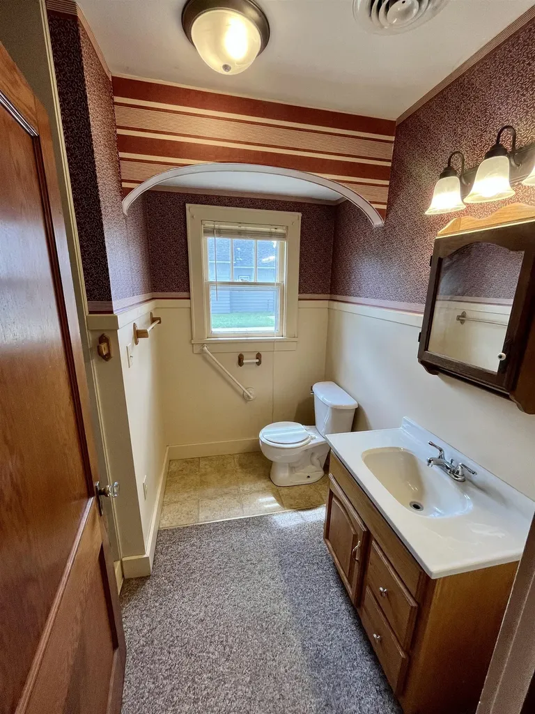 302 SW 3rd Newton KS 67114