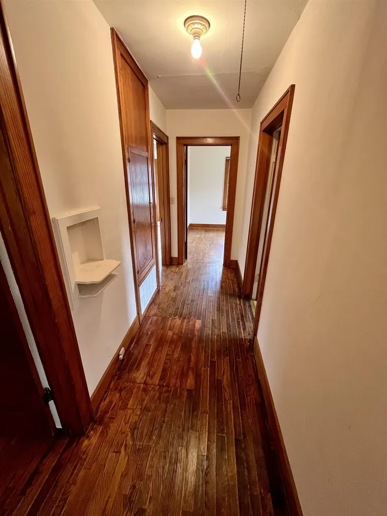 302 SW 3rd Newton KS 67114