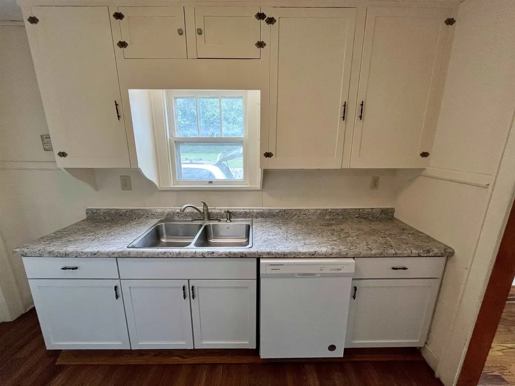 302 SW 3rd Newton KS 67114