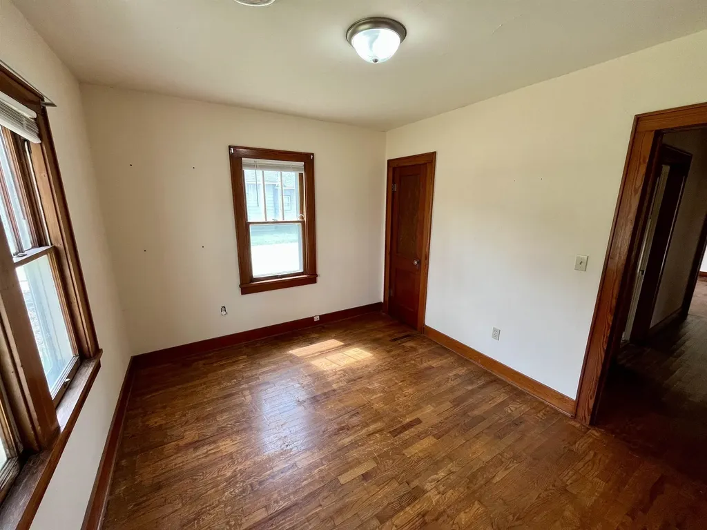 302 SW 3rd Newton KS 67114