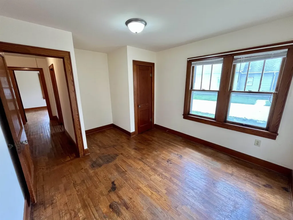 302 SW 3rd Newton KS 67114