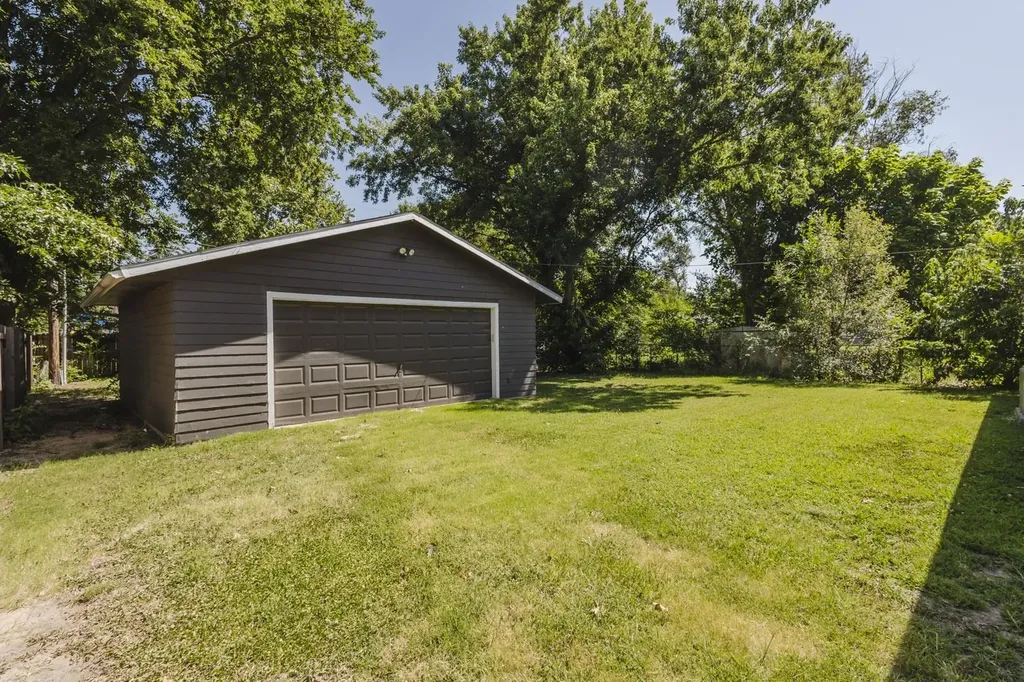 1920 E Idlewild Wichita KS 67216
