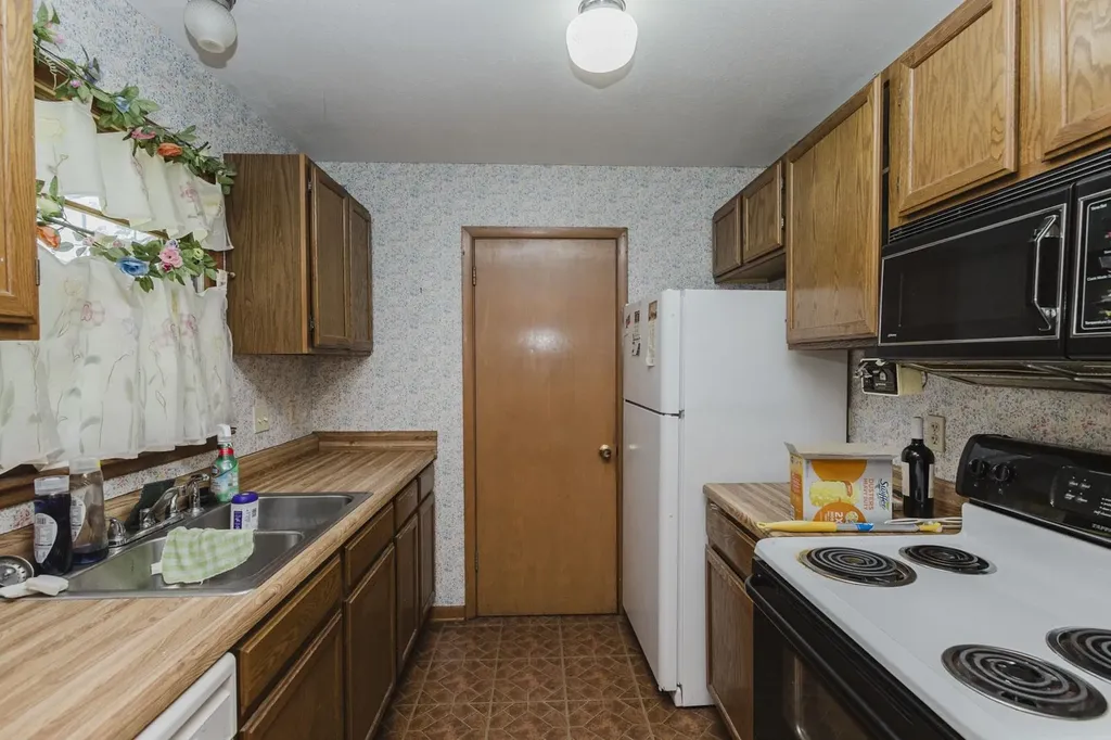 1920 E Idlewild Wichita KS 67216