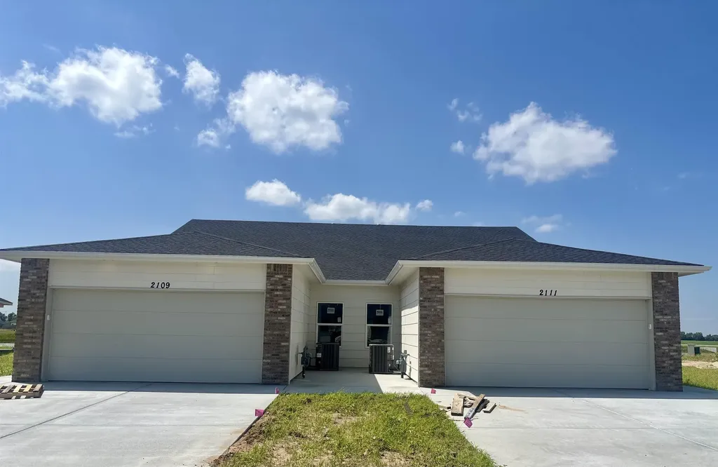 2109-2111 N Melody Lane Goddard KS 67052