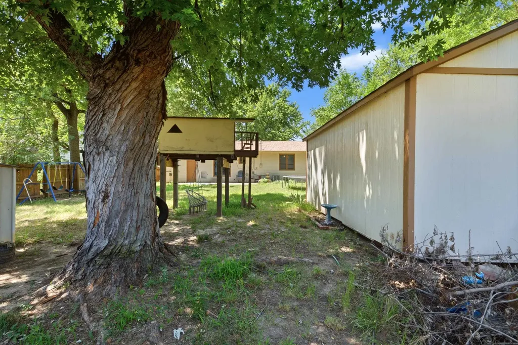 310 N Young Wichita KS 67212