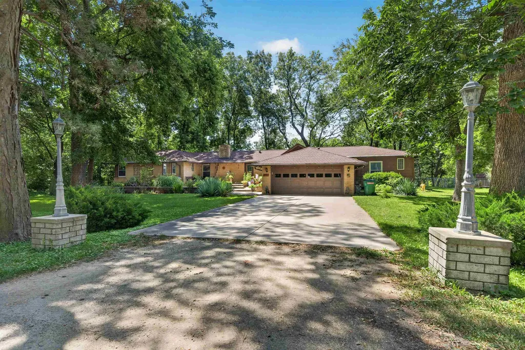 1725 W 27th Street N Wichita KS 67204