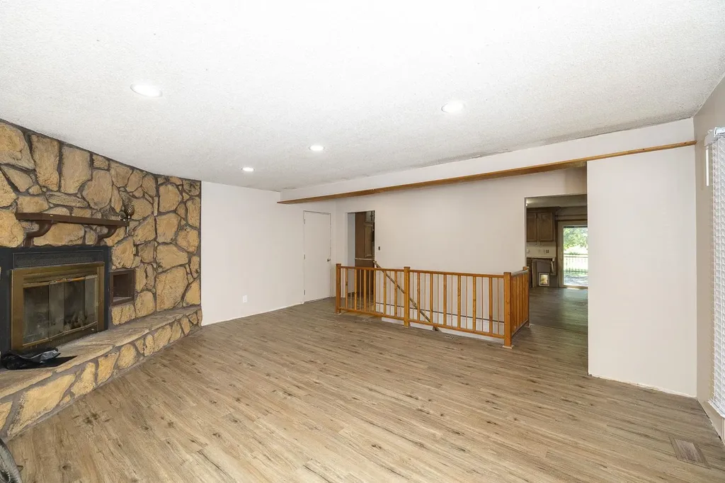 10001 E 103rd Mulvane KS 67110