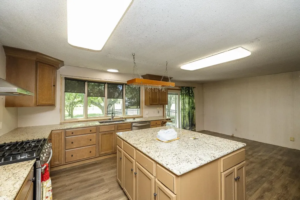 10001 E 103rd Mulvane KS 67110
