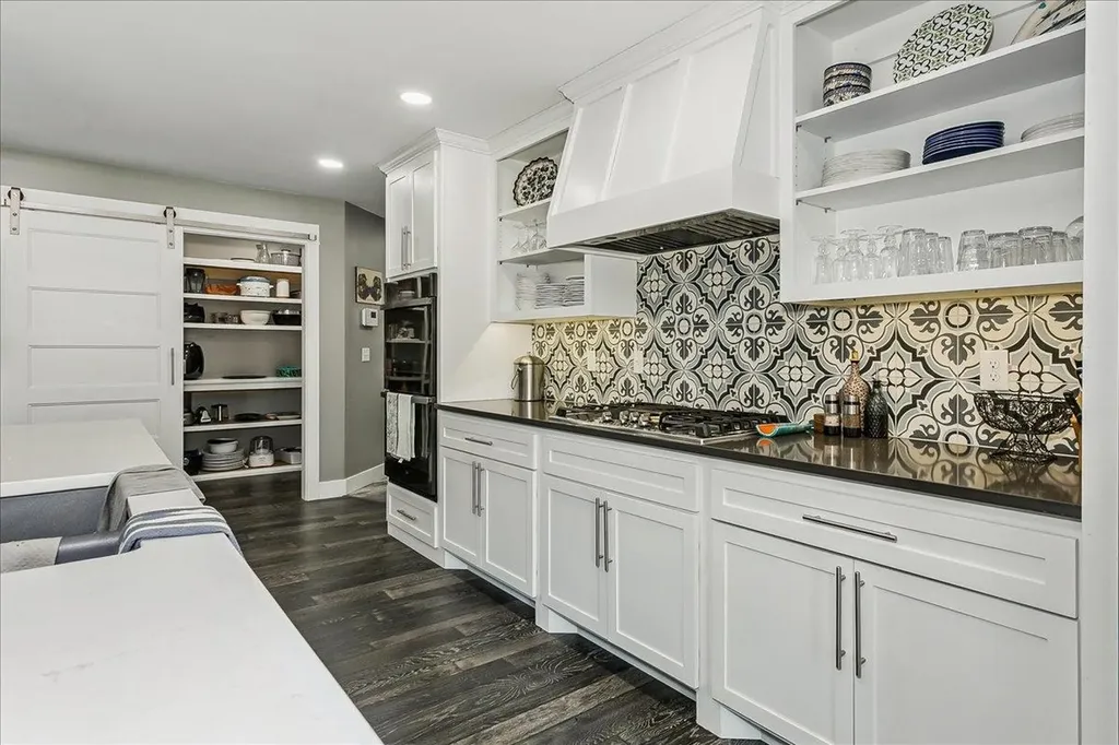125 Post Oak Wichita KS 67206