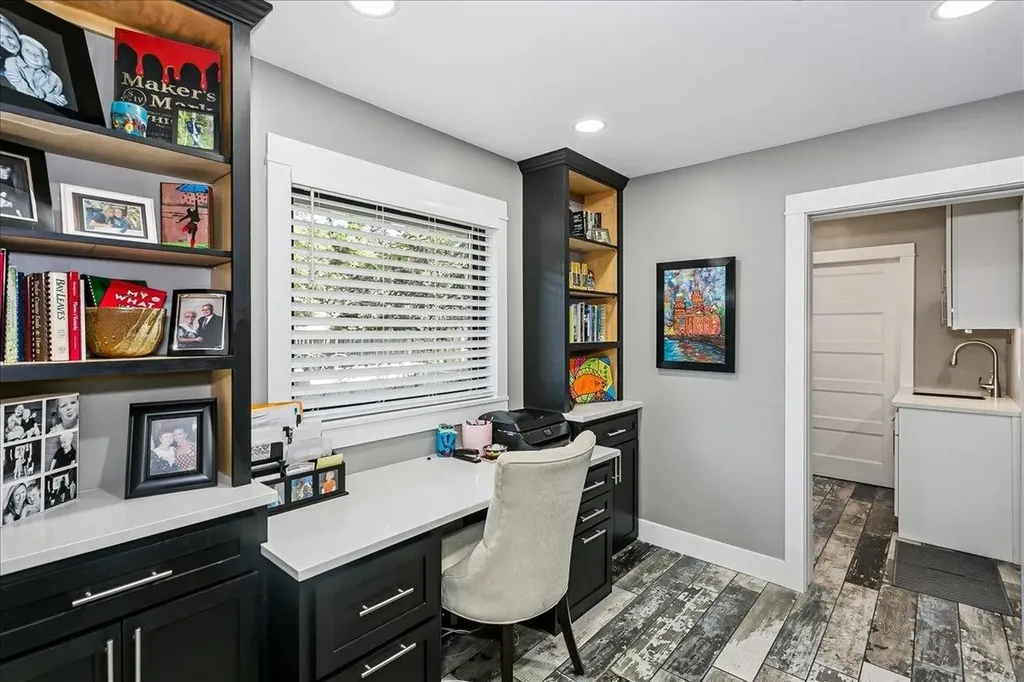 125 Post Oak Wichita KS 67206