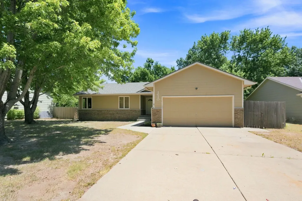 1610 N Pine Grove Street Wichita KS 67212