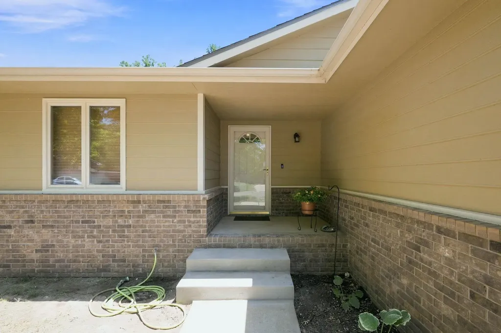1610 N Pine Grove Street Wichita KS 67212
