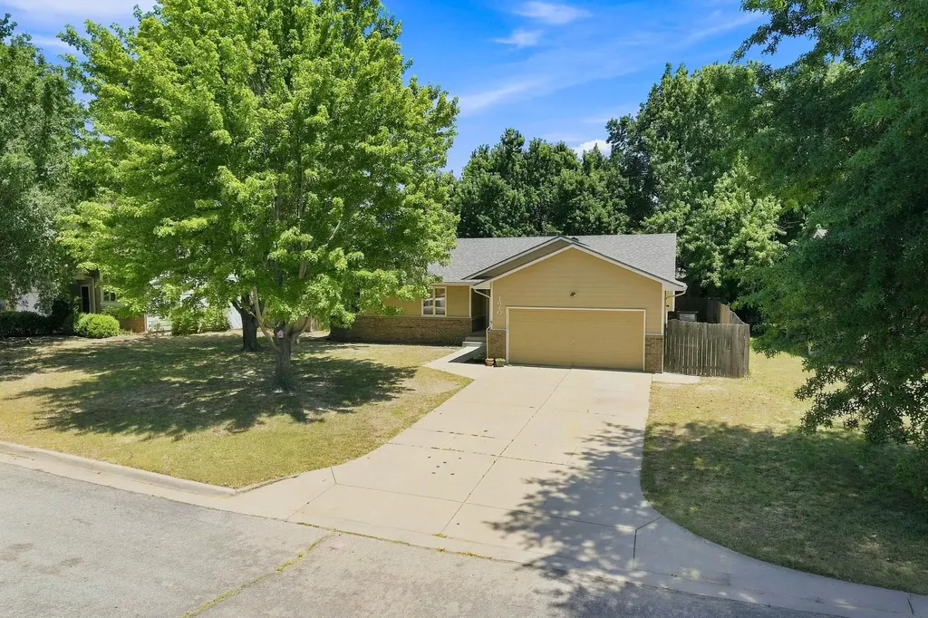 1610 N Pine Grove Street Wichita KS 67212