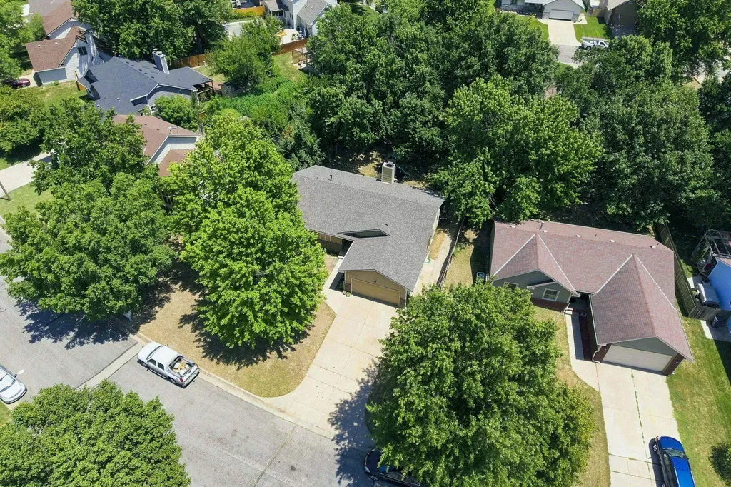 1610 N Pine Grove Street Wichita KS 67212