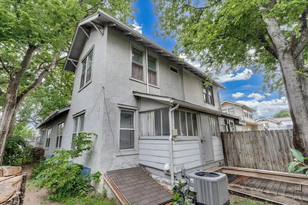 1026 N Perry Avenue Wichita KS 67203