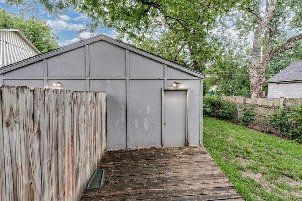1026 N Perry Avenue Wichita KS 67203
