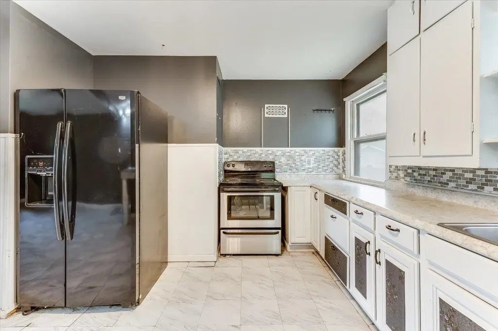 921 W 5th Newton KS 67114