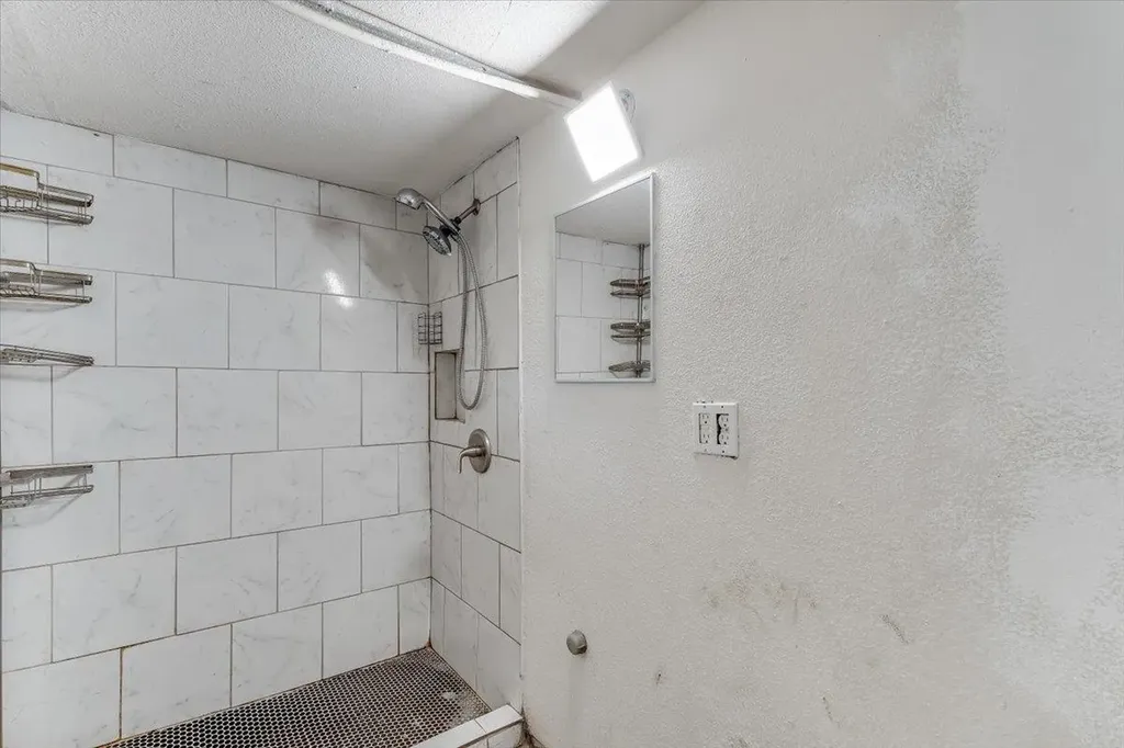 921 W 5th Newton KS 67114