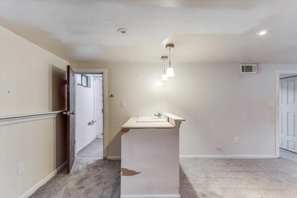 921 W 5th Newton KS 67114