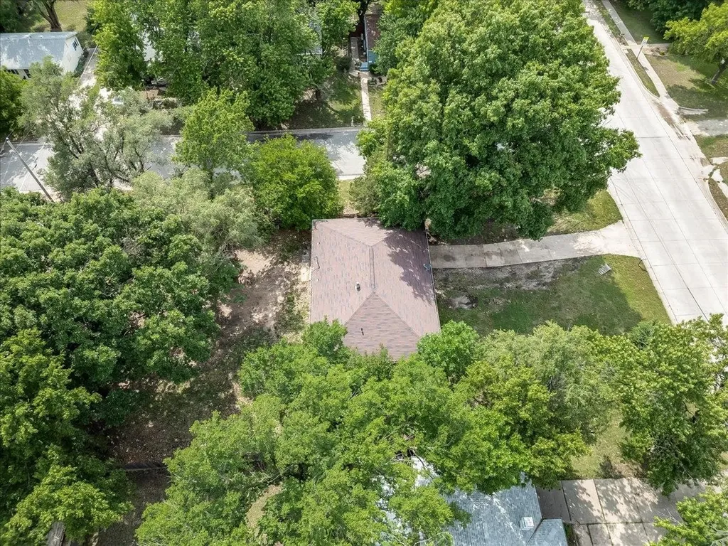 921 W 5th Newton KS 67114