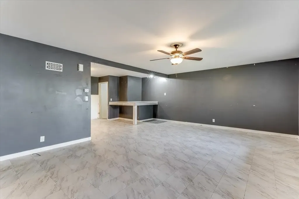 921 W 5th Newton KS 67114