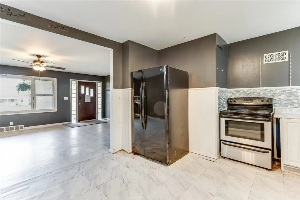 921 W 5th Newton KS 67114
