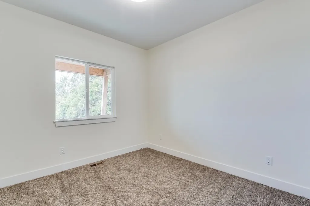 5758 N Edwards Street Wichita KS 67204