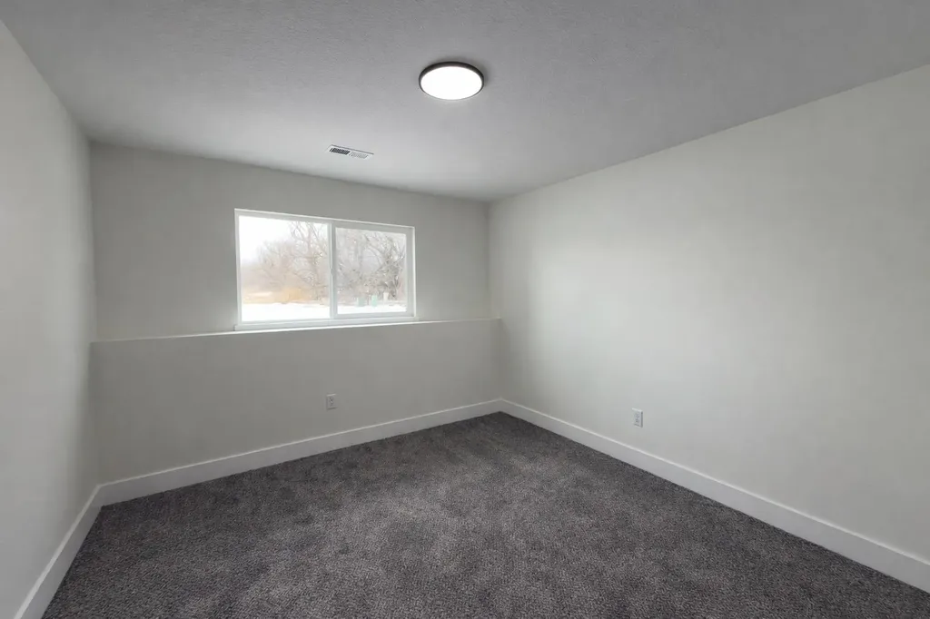 5758 N Edwards Street Wichita KS 67204