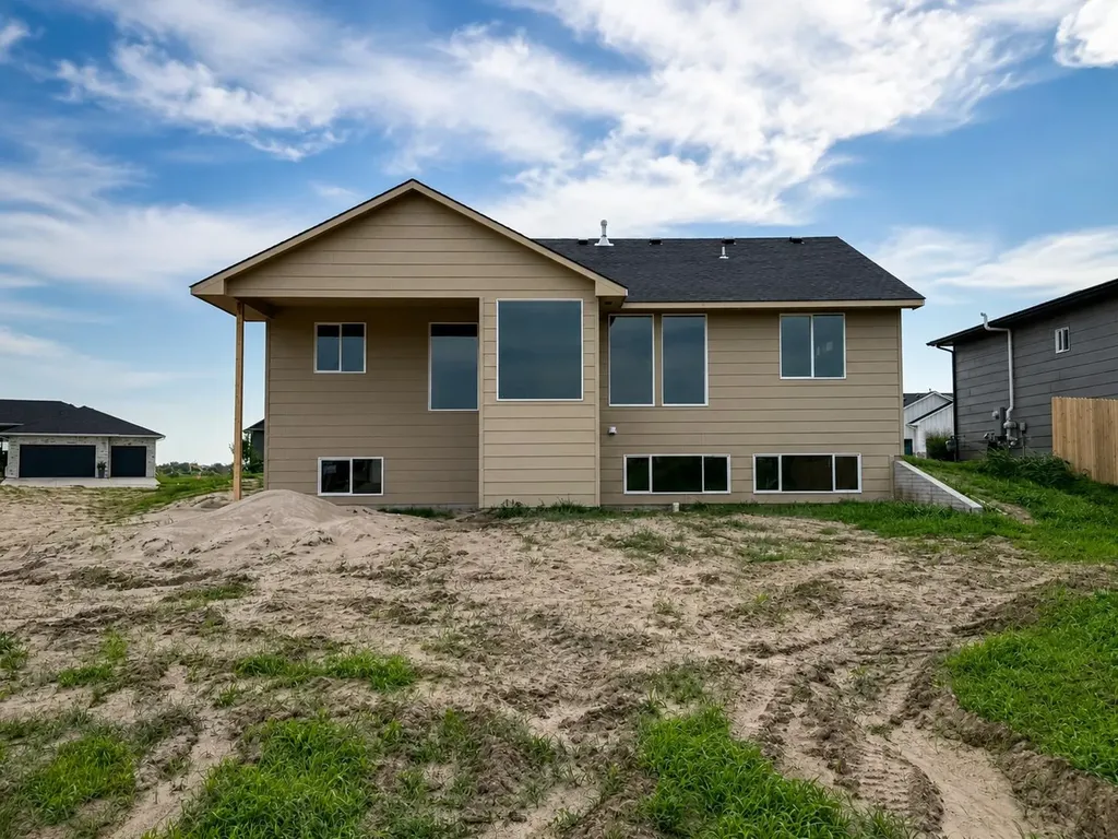 5758 N Edwards Street Wichita KS 67204
