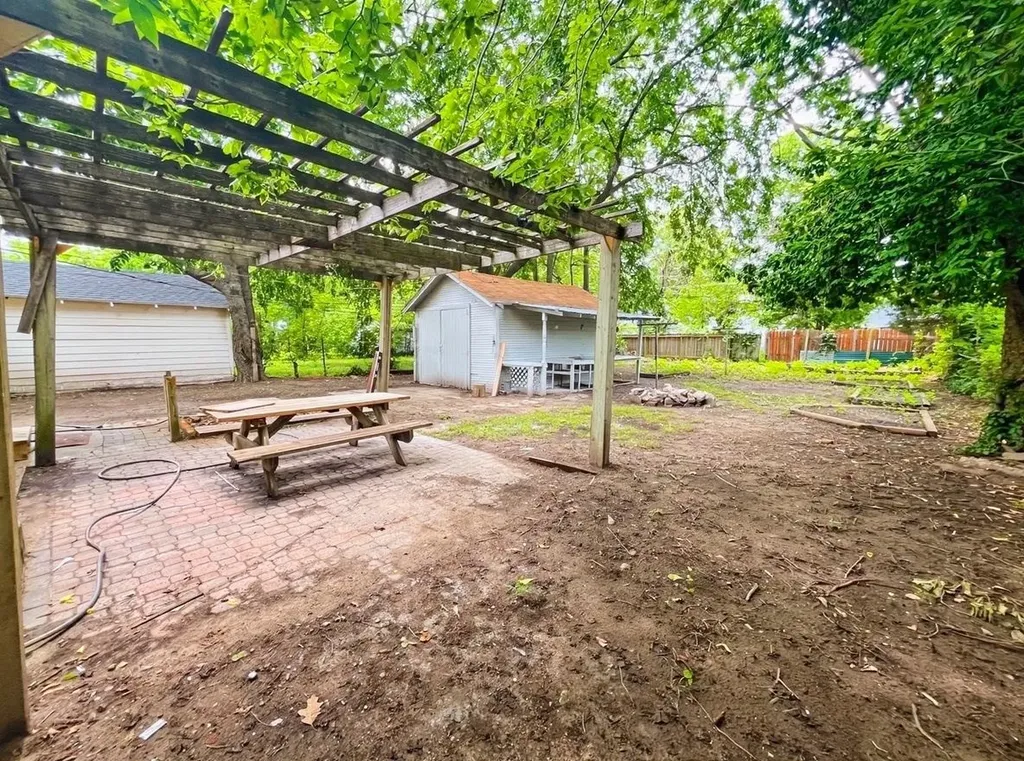 241 N Charles Wichita KS 67203
